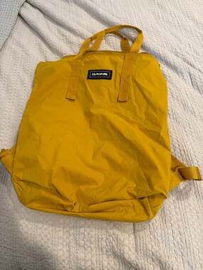 Dakine Packable Tote Pack 18L in Mustard